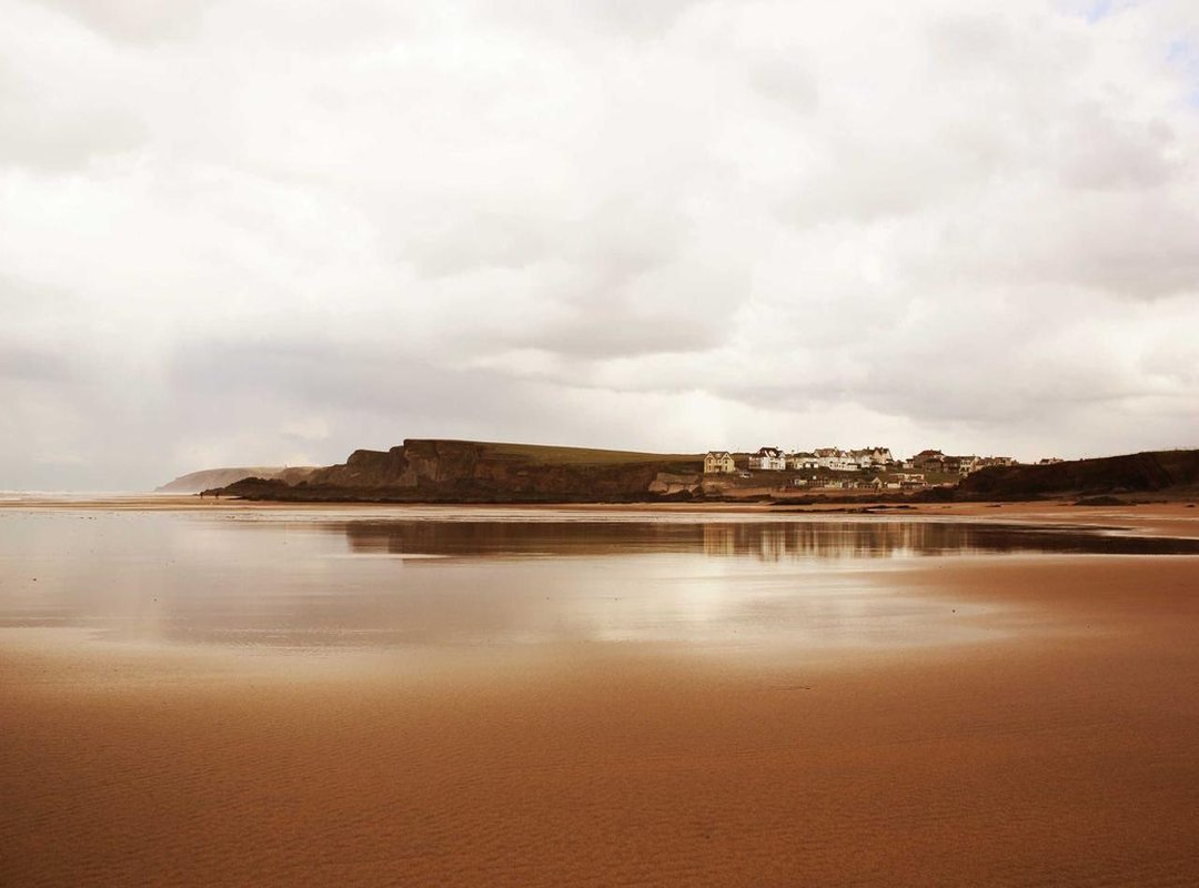 Official Stores vs. Etsy: Where Should You Shop?